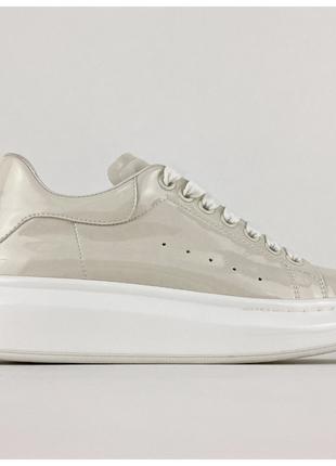 Женские кроссовки Alexander McQueen White Crema, лакированные ...