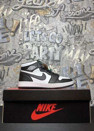 Nike Air Jordan 1 Retro High Black White