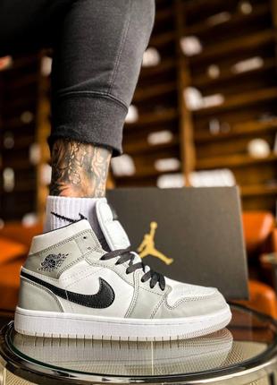 Nike Air Jordan 1 Mid Light Smoke Grey