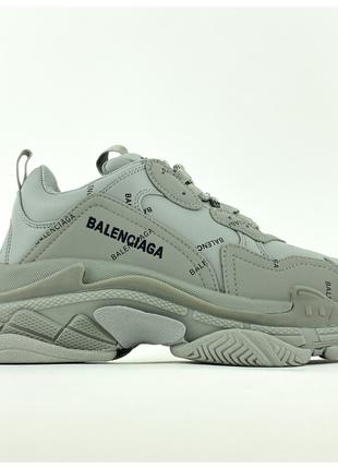 Женские кроссовки Balenciaga Triple S Grey Logo, серые кожаные...