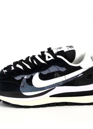 Мужские / женские кроссовки sacai x Nike VaporWaffle Black and...