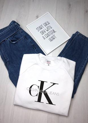 Женский белый свитшот с принтом "Calvin Klein Jeans"