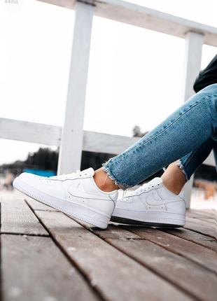 Женские кроссовки Nike Air Force Low White Woman
