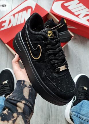 Женские кроссовки Nike Air Force 1