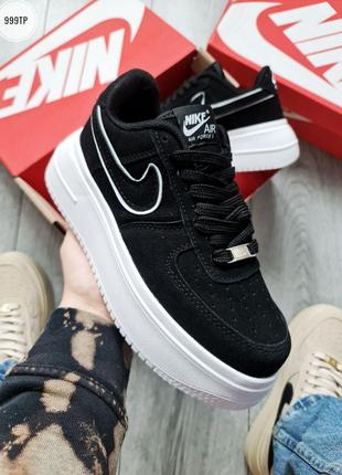 Женские кроссовки Nike Air Force 1