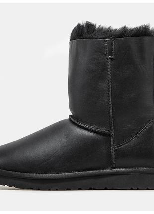 Жіночі зимові UGG Classic Short II ZIP Boot Black Leather, чор...