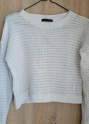 Белый укороченный свитер