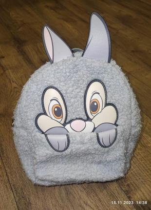 Красивый рюкзак с мордочкой кролика от десней