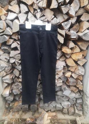 Чорні класичні шкільні брюки на 7-8 років 122-128 см