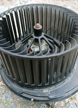 Мотор двигун вентилятор пічки Volkswagen Touran