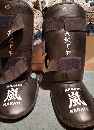 Захист ніг для карате, бойових мистецтв