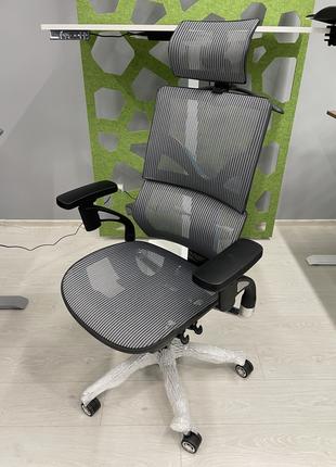 Эргономичное кресло Hacker SL-A75: удобное управление на сиден...