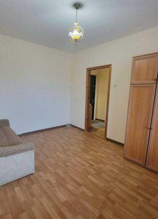 Продам 5 комнатную квартиру на Таїрова