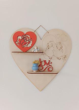 Декоративні полички для дитячої кімнати у вигляді серця.