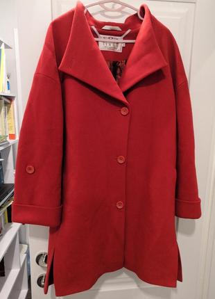 Кашемировое красное пальто