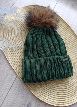 Зимняя шапка на голову с натуральным помпоном шапочка