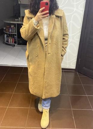 Шикарное брендовое бежевое женское пальто италия