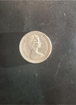 Монета .1983 Royal Arms One Pound Coin Old Style ( £1 )