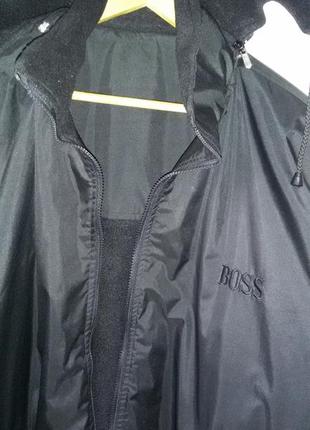 Двухсторонняя куртка boss размер 56, черного цвета.