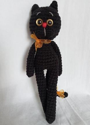 Вязанная мягкая игрушка чёрный кот в чёрном свитере (высота 17...