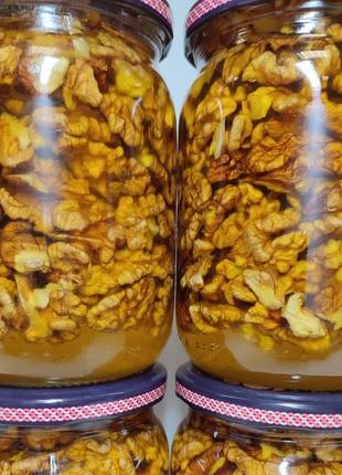 Орехи в меду (состав: мёд пчелиный мёд подсолнечно-цветочный у...