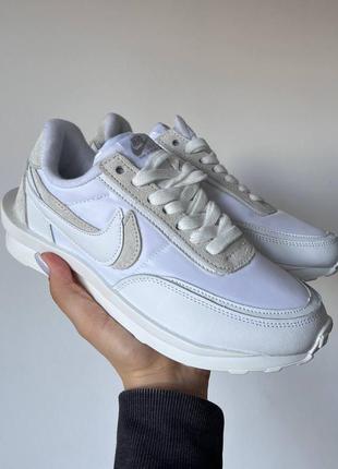 Женские кроссовки nike waffle sacai