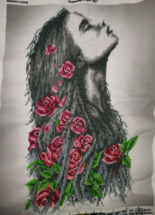 Картина "Дівчина у трояндах"