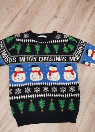 Новогодний свитер кофта с снежками и елочками primark