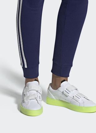 Шкіряні кросівки adidas sleek s