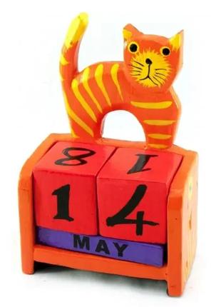Вечный календарь "Кот" дерево оранжевый (14,5х10х5,5 см)