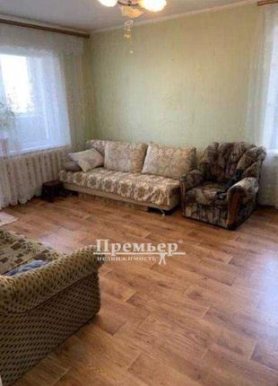 Продам 2-кімнатну квартиру на проспекті Добровольського.