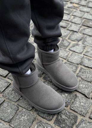 Ugg mini grey