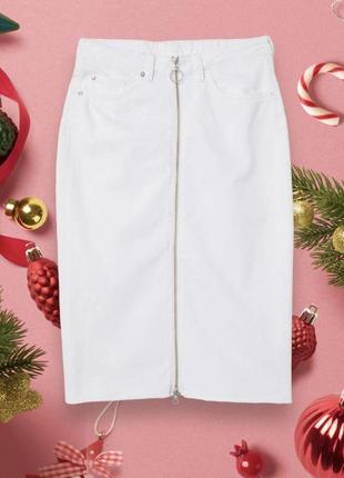 Трендовая белая джинсовая юбка карандаш на высокой посадке