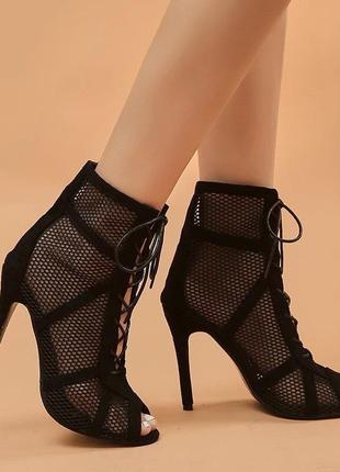 Туфли для занятий high heels на шнуровке с открытым носком