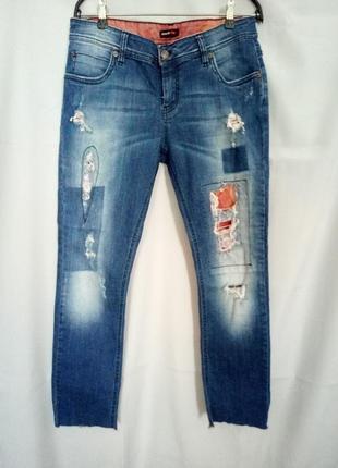 Распродажа!  классные укороченные джинсы с дырками, ткань тянется