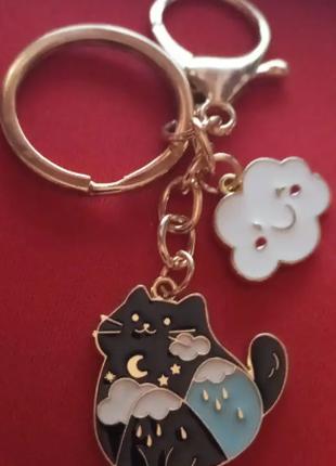 Брелок на ключи черный кот кошка тучка металл золотистый и эмаль
