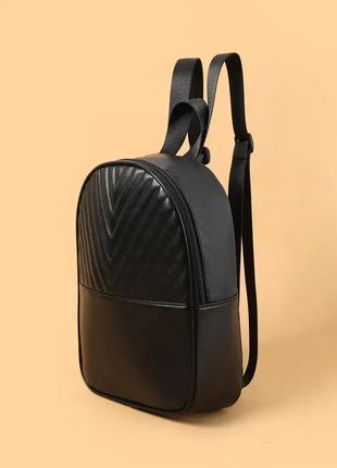 Женский рюкзак черный