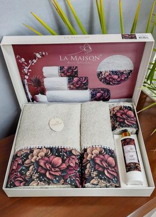 Набор махровых полотенец La Maison Lucy 3шт. + ароматический с...