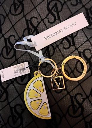 Брелок подвеска шарм victoria's secret keychain charm