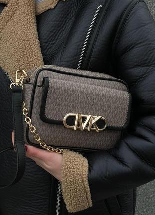 Сумка michael kors parker medium logo crossbody серая