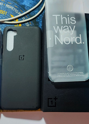 Продам мобільний телефон oneplus nord 8/128