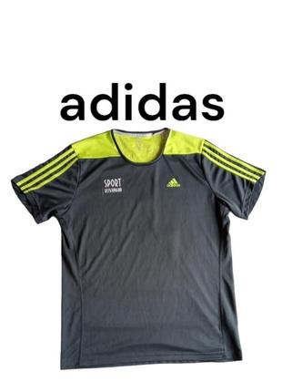 Оригинальная беговая футболка бренда adidas.made in tunisia.