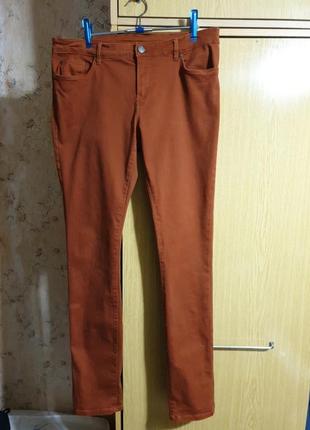 Стильные стрейчевые джинсы кирпичного цвета esmara
