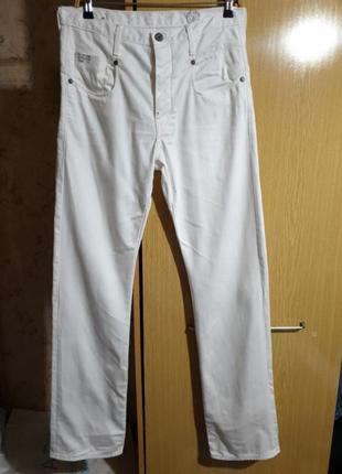 Оригинальные белые джинсы на болтах g-star raw ( made in italy)