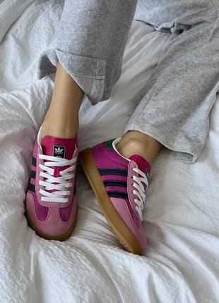 Жіночі кросівки adidas gazelle x gucci pink green