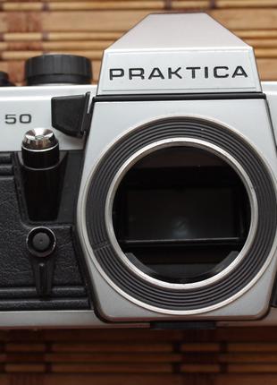 Фотоапарат Pentacon Praktica MTL 50 під ремонт