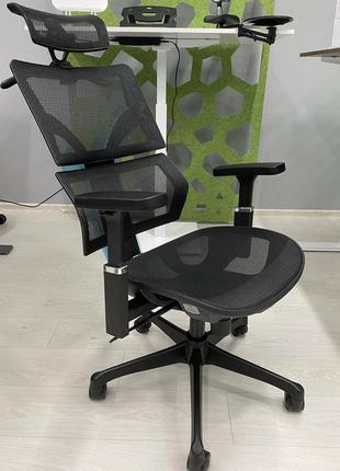 Эргономичное кресло Basic SL-T75: удобное управление на сидени...