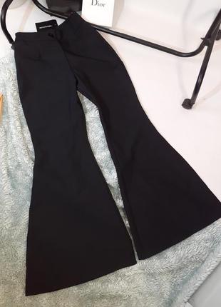Великолепные брюки черного цвета от prettylittleything