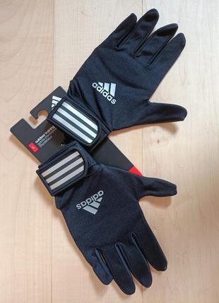 Спортивные перчатки adidas для занятия спортом на улице. новые...