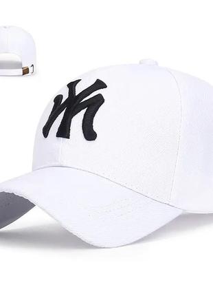 Стильная кепка бейсболка new york белая унисекс с черным логот...